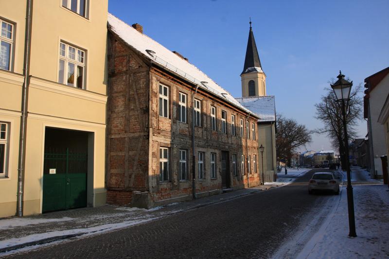 tl_files/music_academy/Aktuelles/zossen/Zossen-Kirchstrasse-FachwerkHaus-vor sanierung2014.jpg